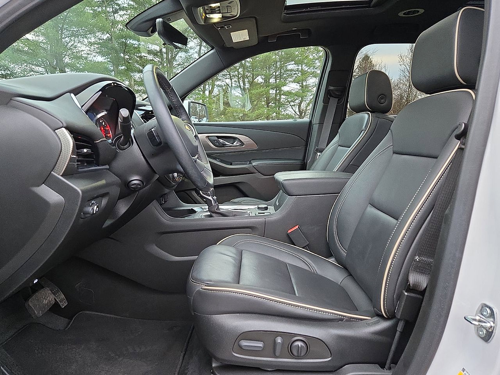 Certified 2023 Chevrolet Traverse Premier image 11