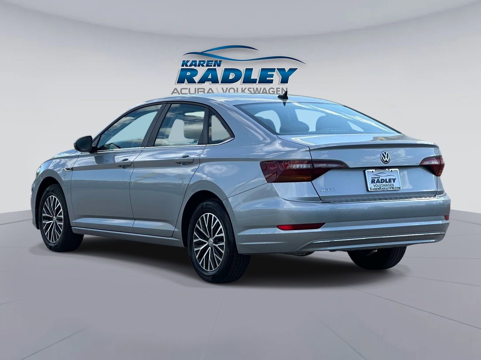Used 2019 Volkswagen Jetta SEL w/ Cold Weather Package FWD image 4