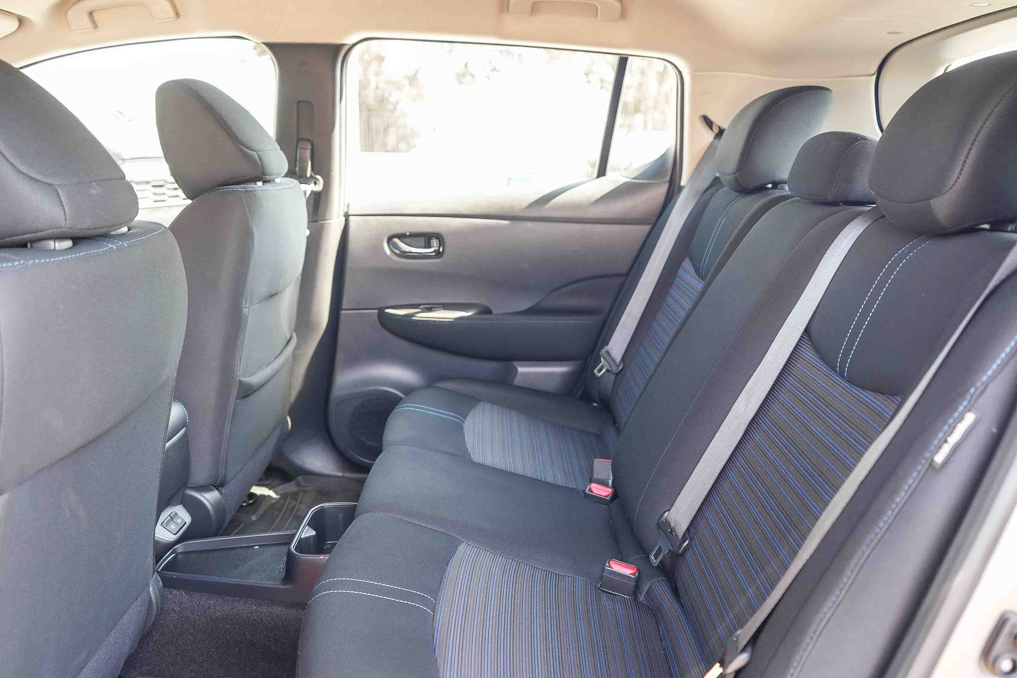 Used 2025 Nissan Leaf S FWD image 18