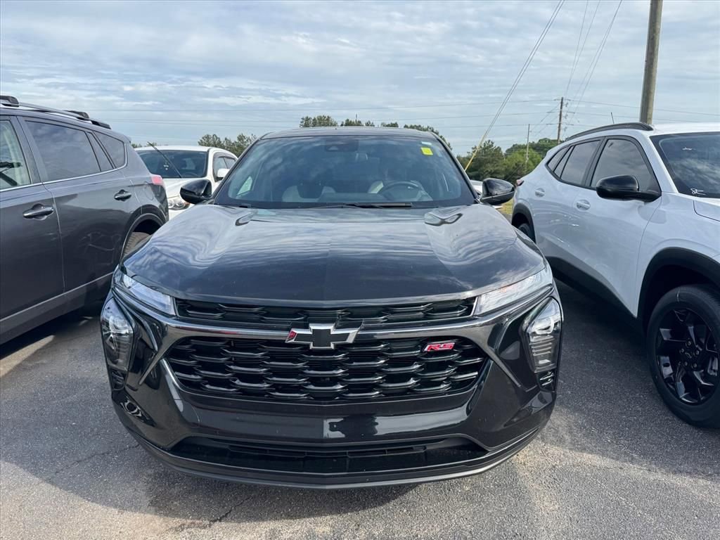 Used 2025 Chevrolet Trax RS w/ Sunroof Package FWD image 10