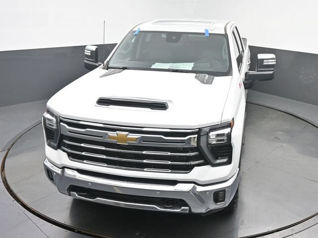 Used 2025 Chevrolet Silverado 2500 LTZ w/ LTZ Premium Package AWD/4WD image 35