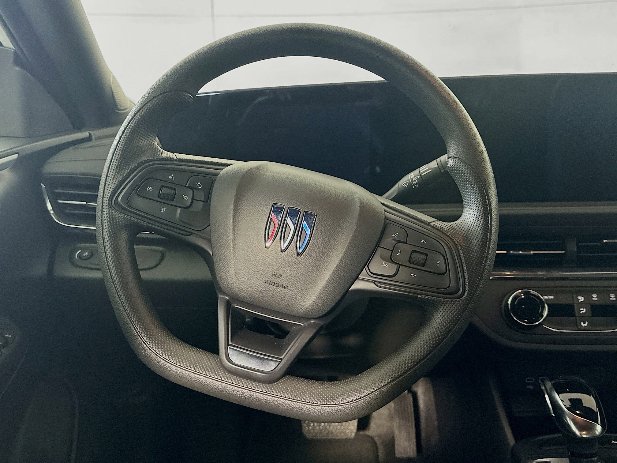 Used 2025 Buick Envista Preferred image 17