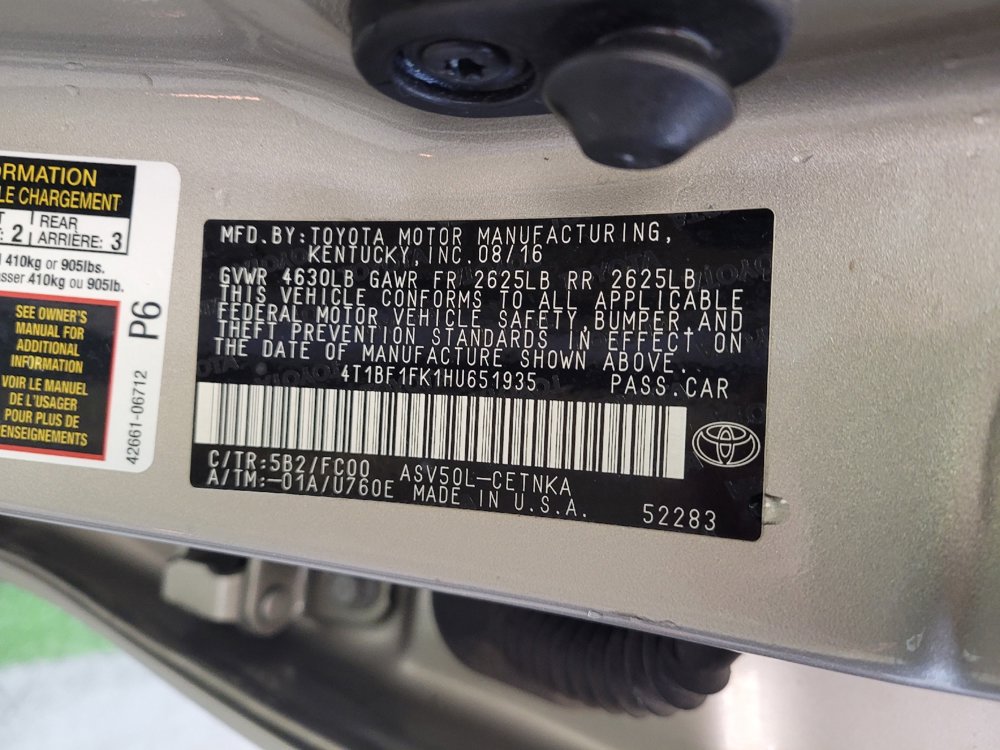 Used 2017 Toyota Camry LE image 33