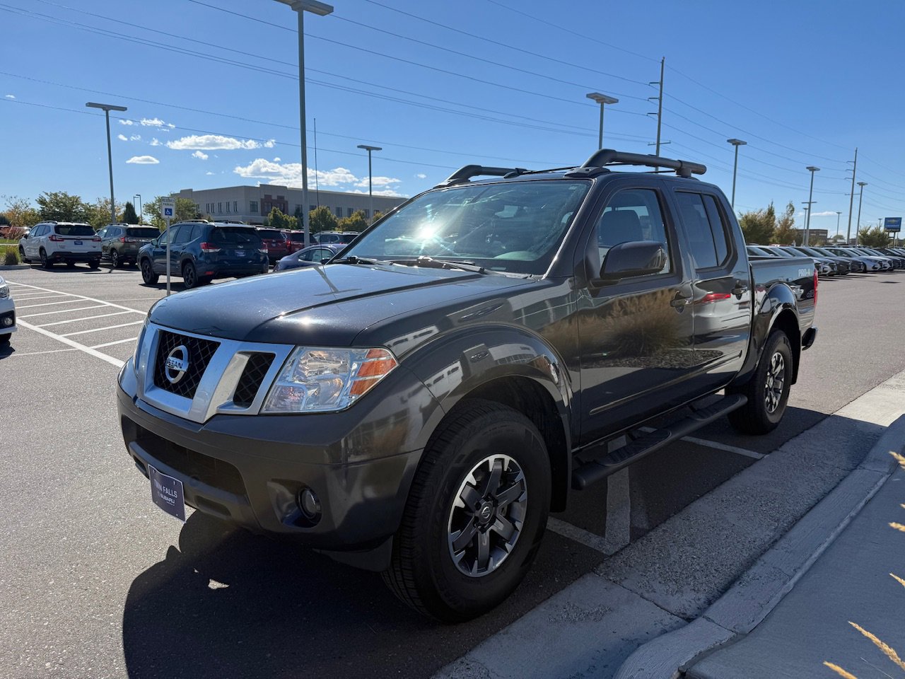 Used 2015 Nissan Frontier PRO-4X image 4