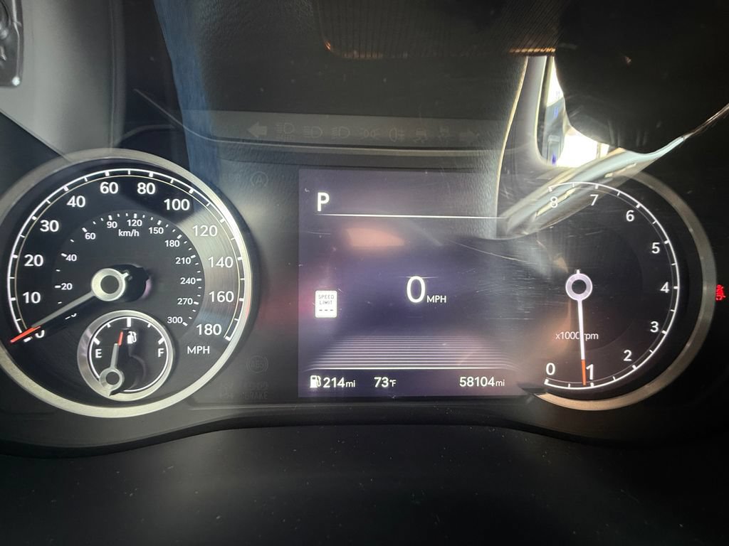 Used 2025 Genesis G70 2.5T AWD/4WD image 13