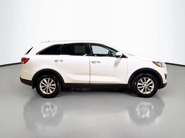 Used 2017 Kia Sorento LX image 6