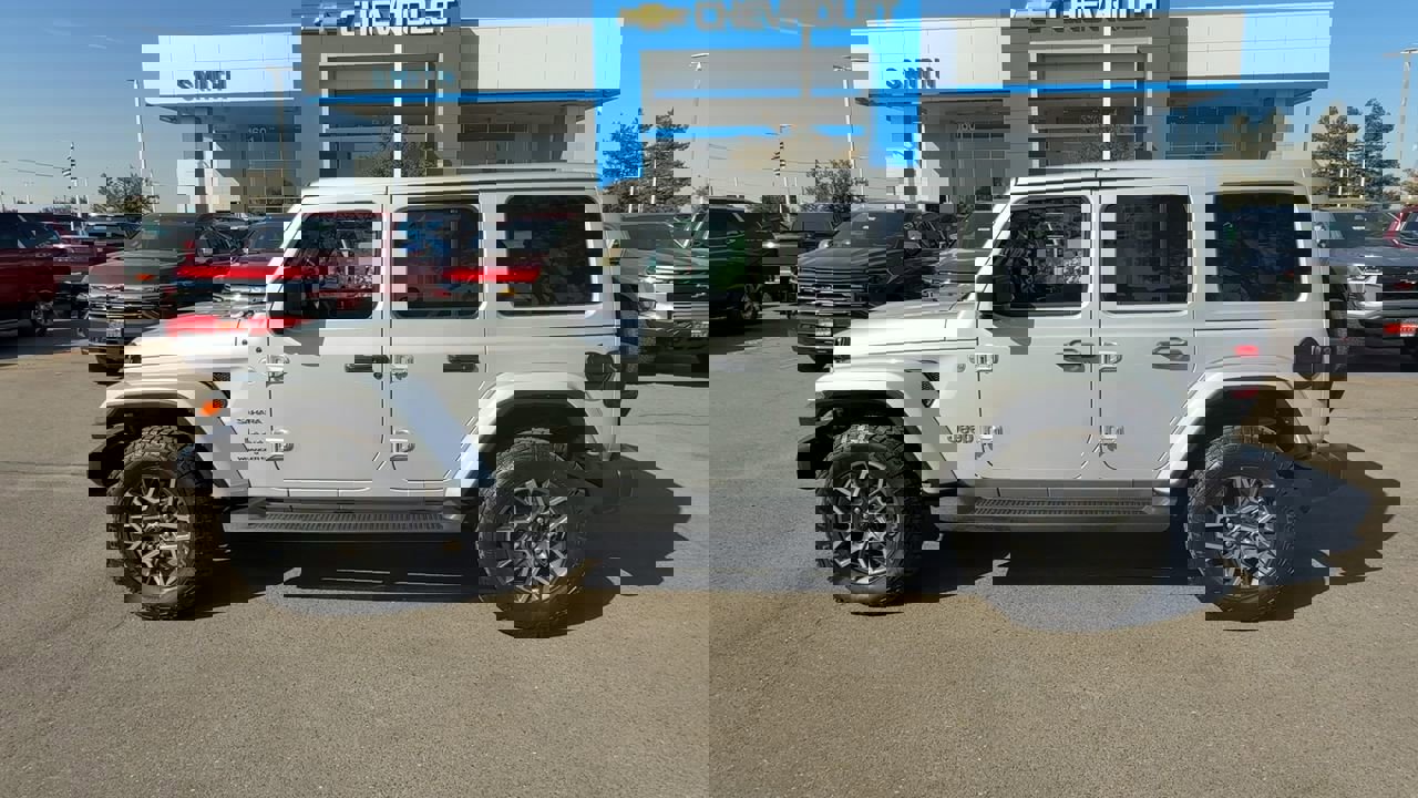 Used 2024 Jeep Wrangler Unlimited Sahara image 4