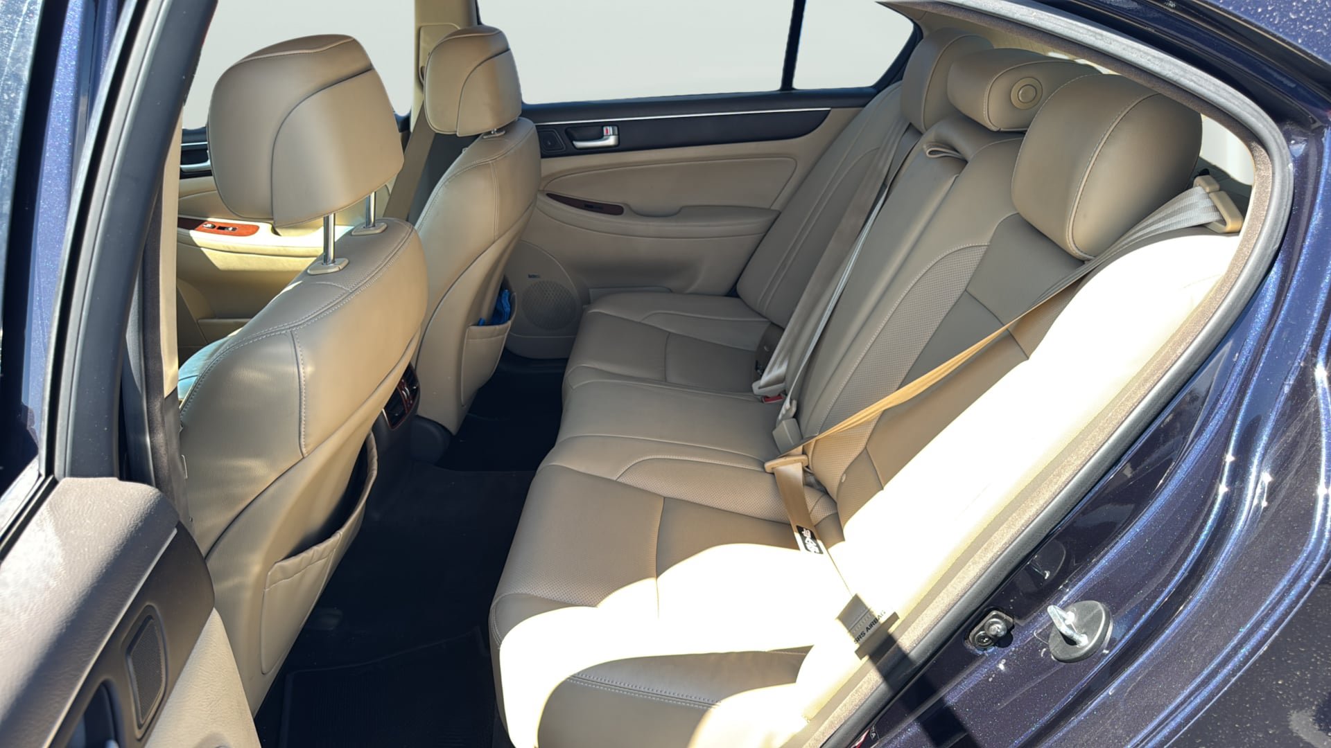 Used 2012 Hyundai Genesis 3.8 w/ Premium Pkg RWD image 34
