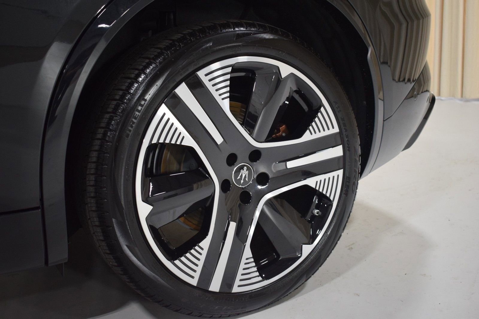 New 2025 Maserati Grecale Folgore AWD/4WD image 9