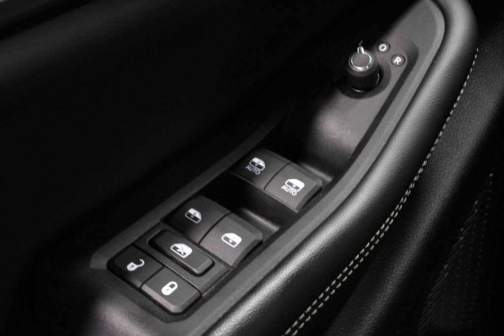 Used 2023 Jeep Grand Cherokee Altitude AWD/4WD image 24