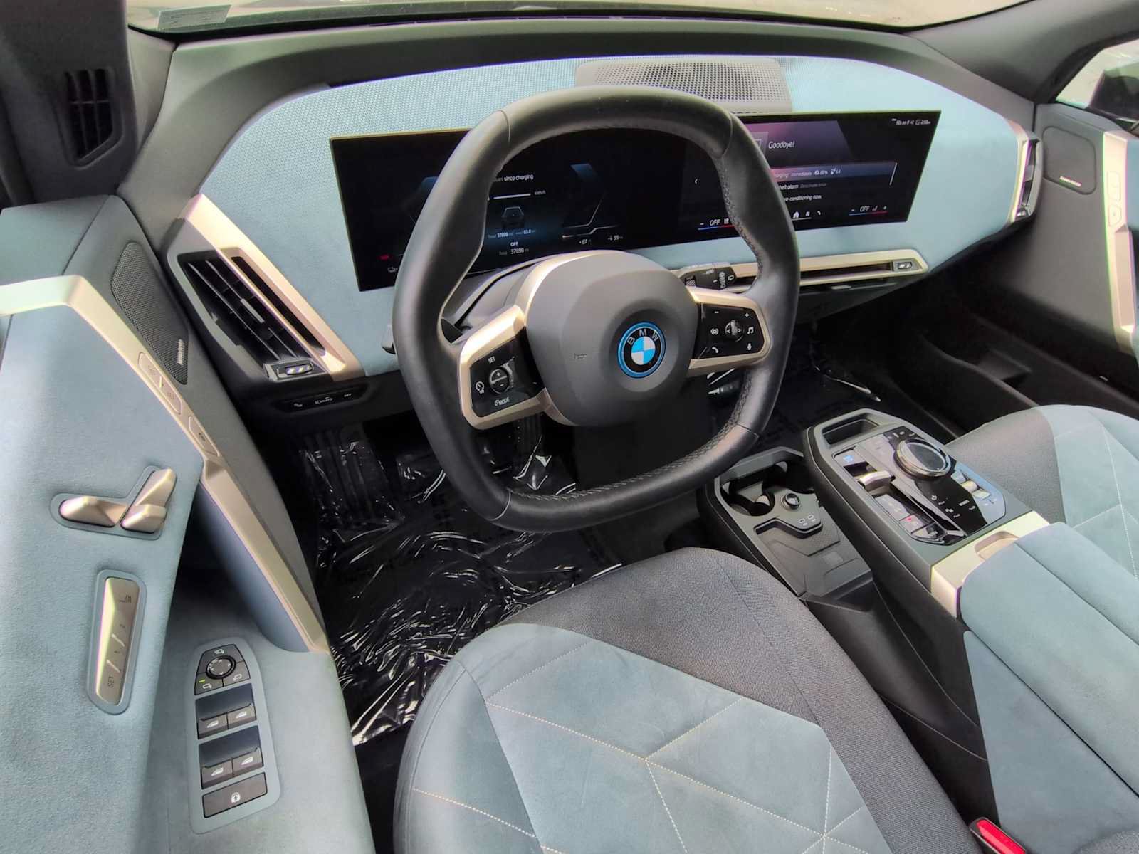 Used 2024 BMW iX xDrive50 w/ Premium Package AWD/4WD image 10