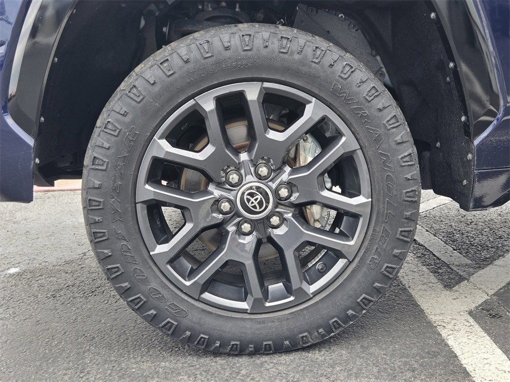 Used 2022 Toyota Tundra Platinum w/ Advanced Package image 10