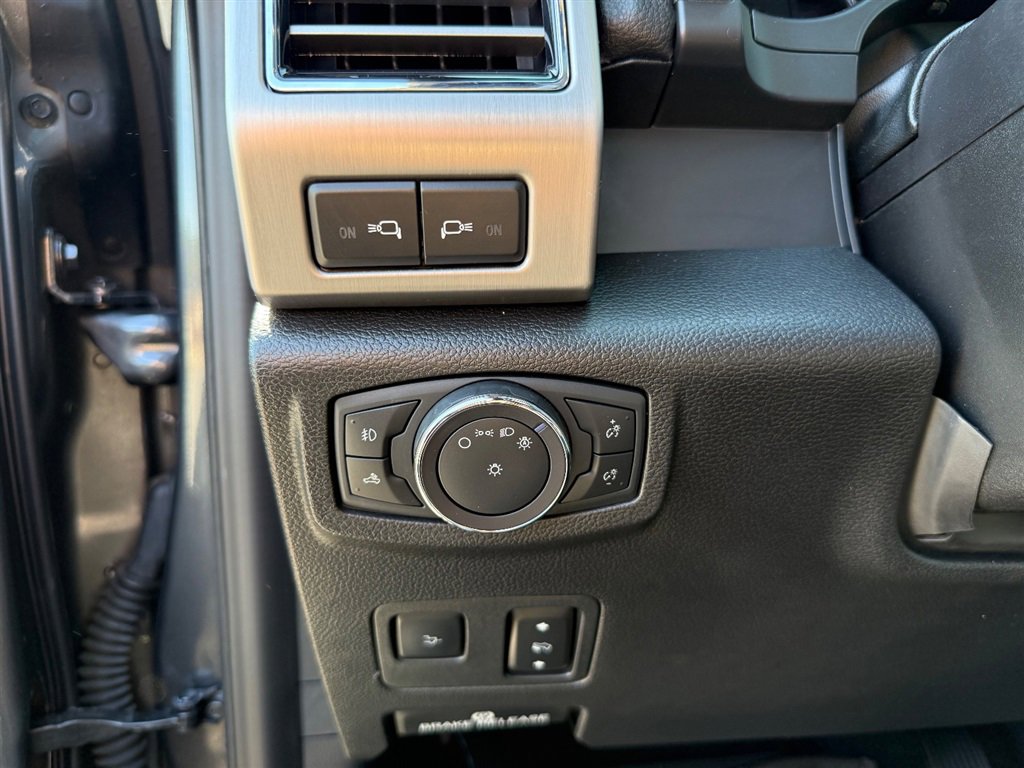 Used 2021 Ford F350 Platinum w/ Tremor Off-Road Package AWD/4WD image 26