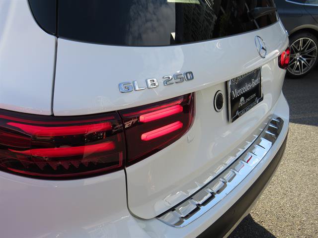 Used 2026 Mercedes-Benz GLB 250 4MATIC image 29