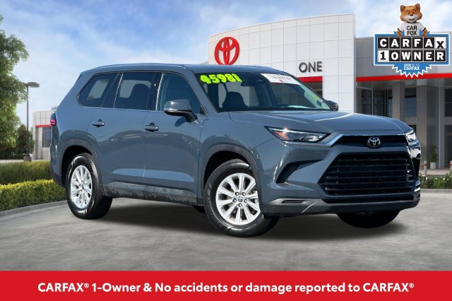 Used 2025 Toyota Grand Highlander AWD image 2