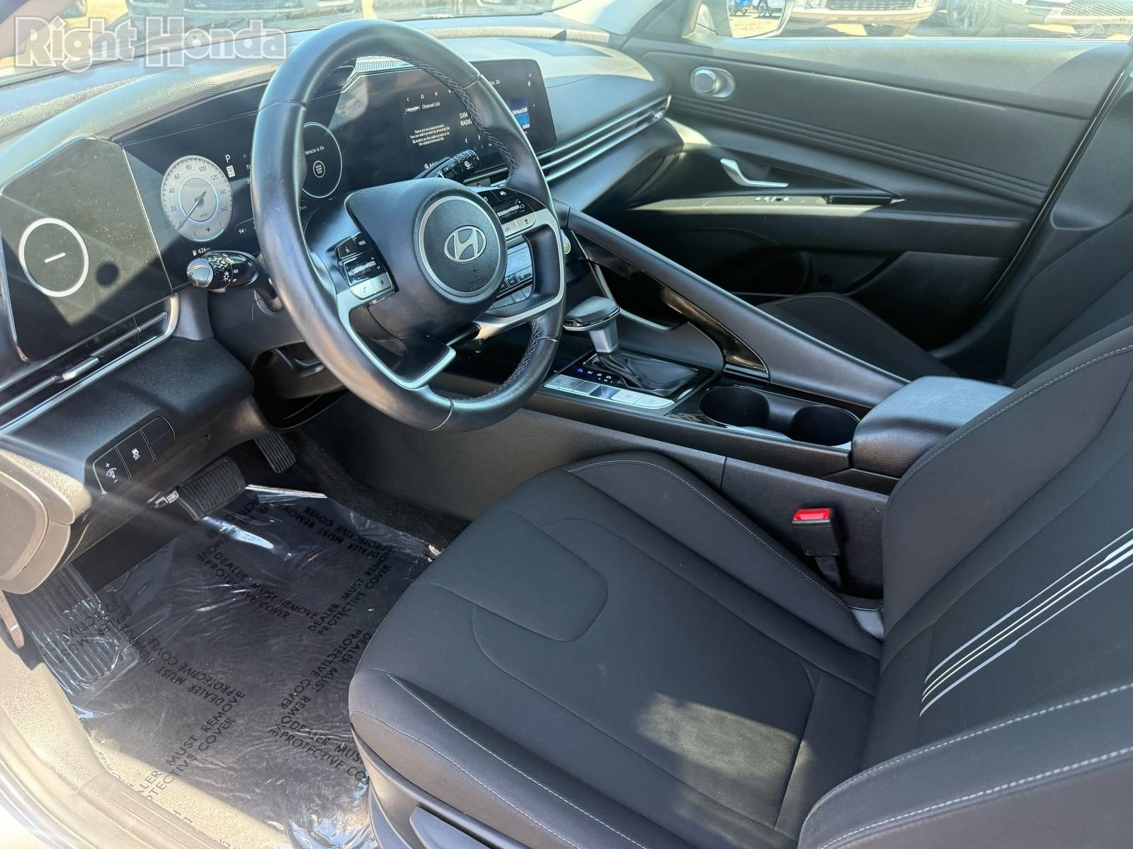 Used 2025 Hyundai Elantra SEL image 12