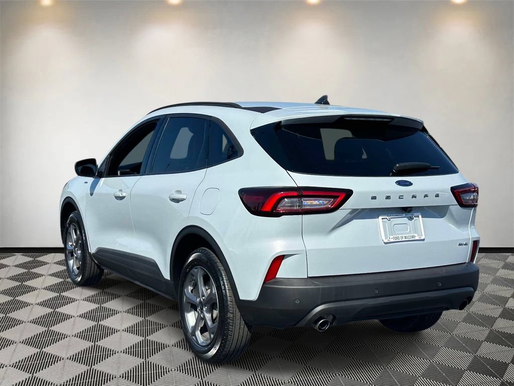 Certified 2025 Ford Escape ST-Line w/ Tech Pack #1 AWD/4WD image 5