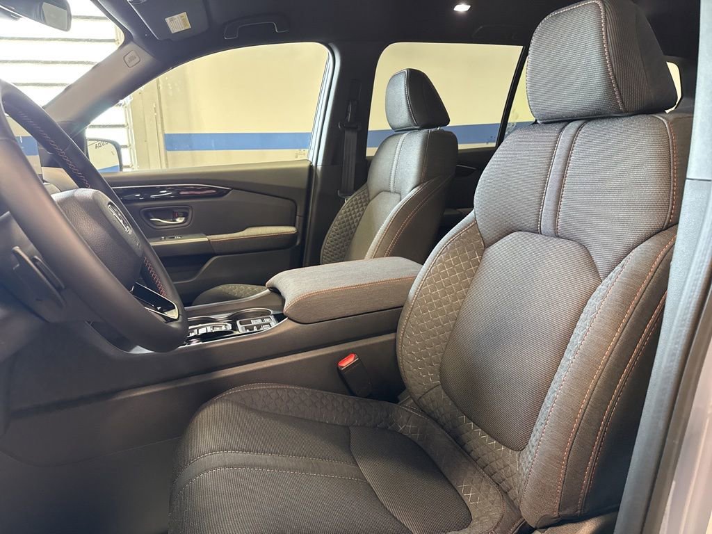 New 2026 Honda Pilot Sport image 17