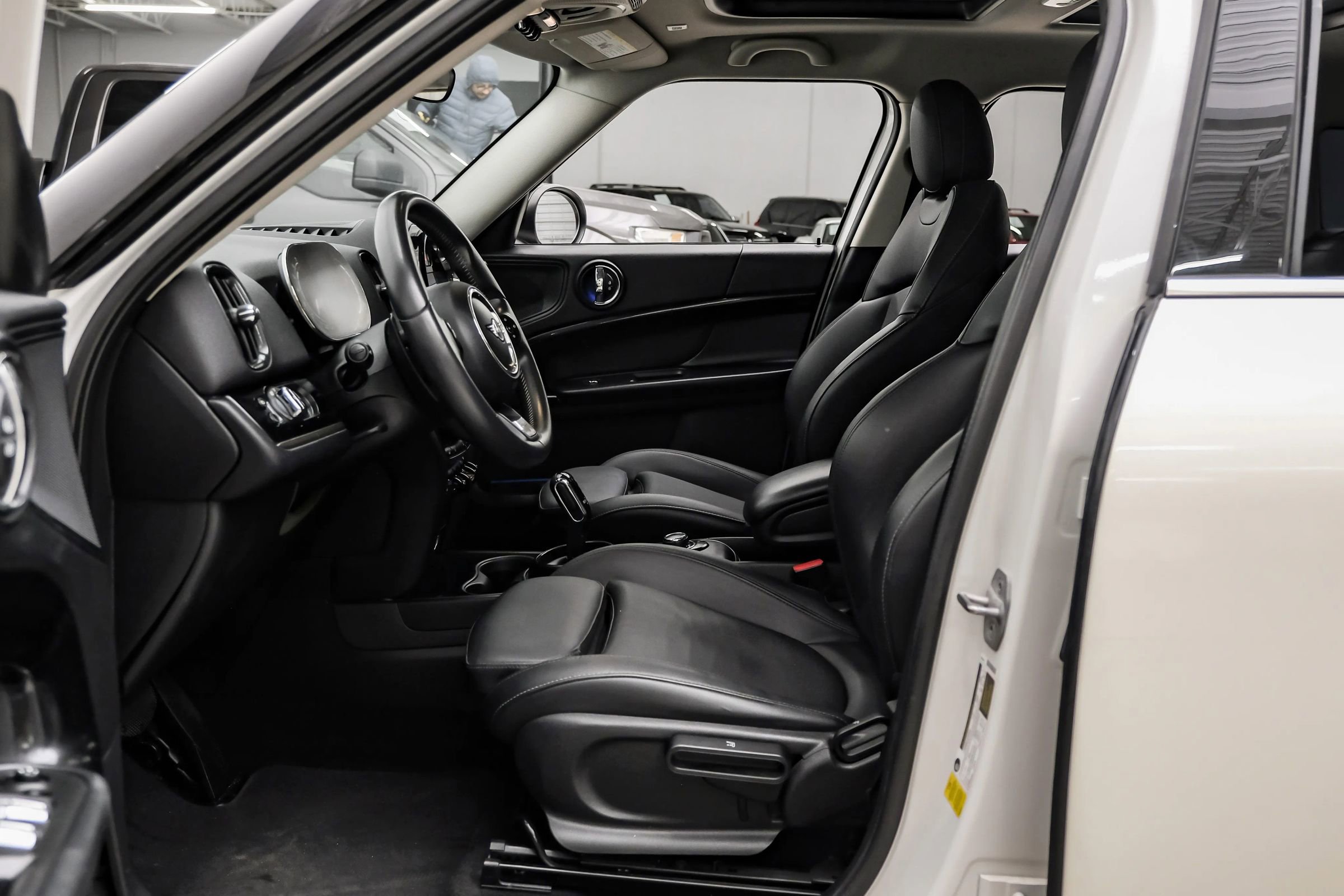 Used 2023 MINI Cooper Countryman S FWD image 3