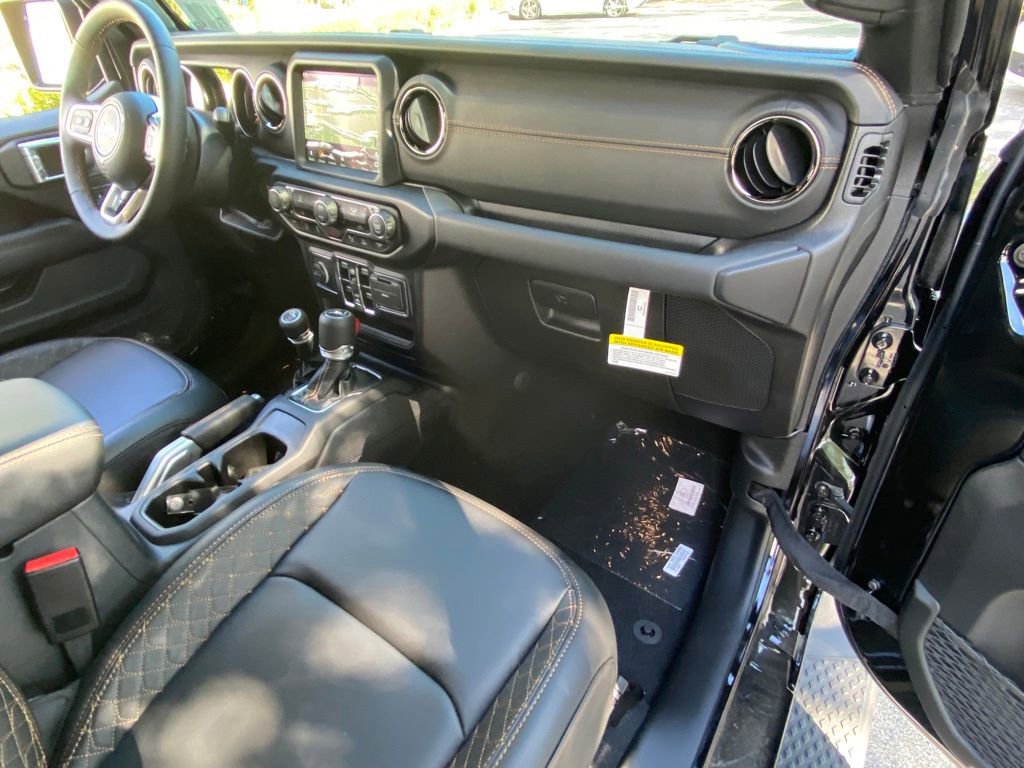 Used 2022 Jeep Gladiator Overland image 19