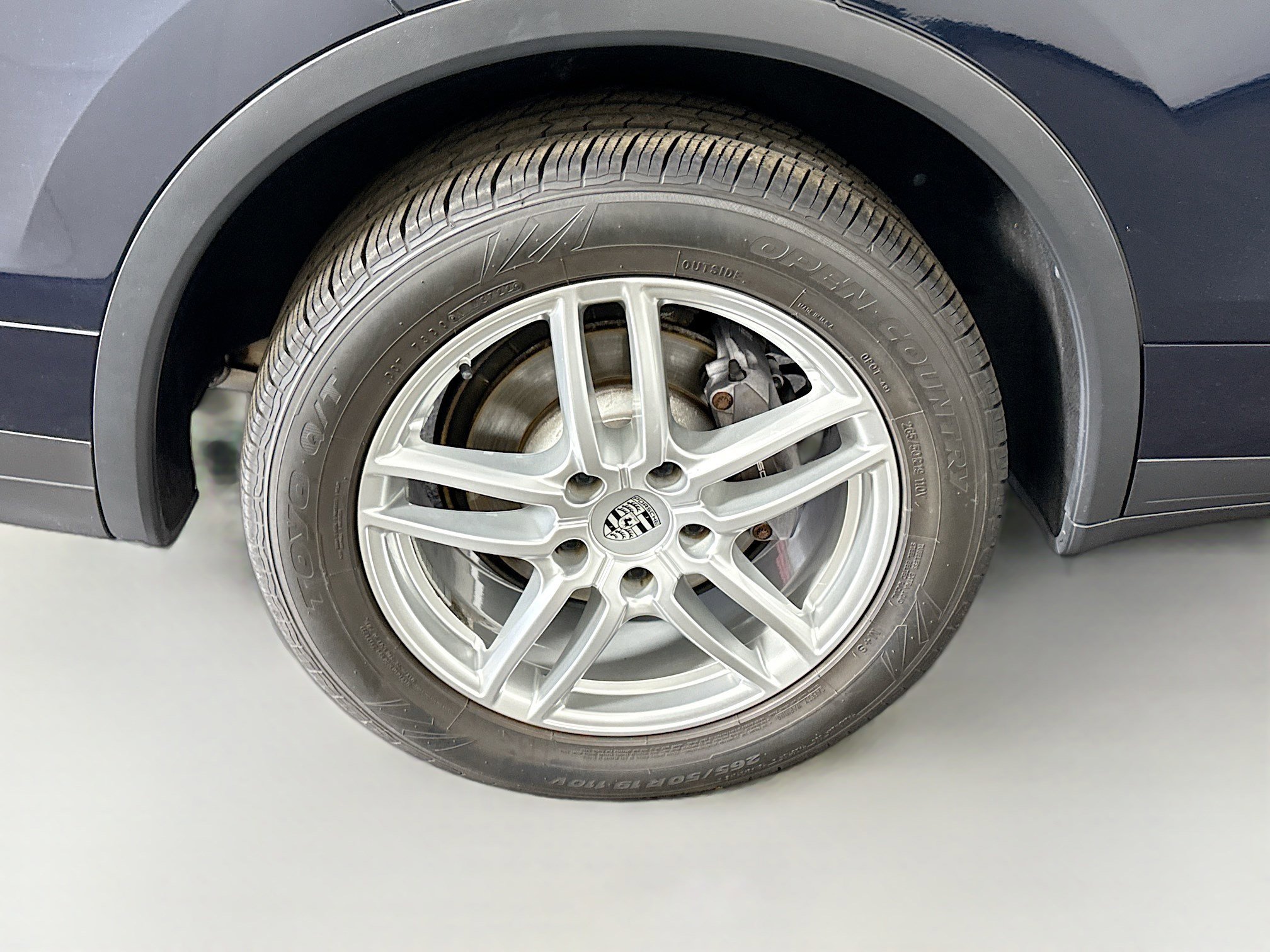 Used 2016 Porsche Cayenne image 31