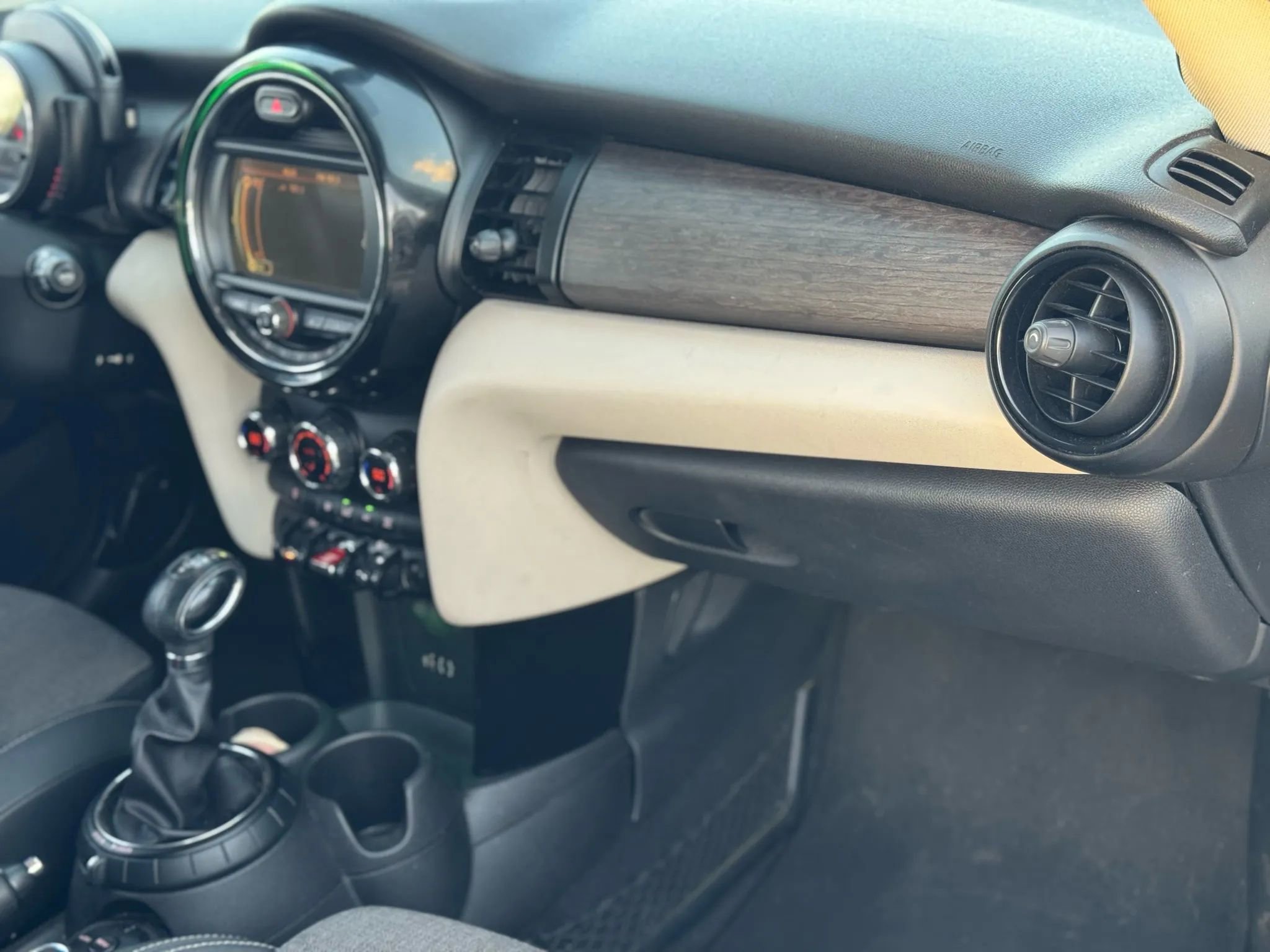 Used 2015 MINI Cooper S image 30