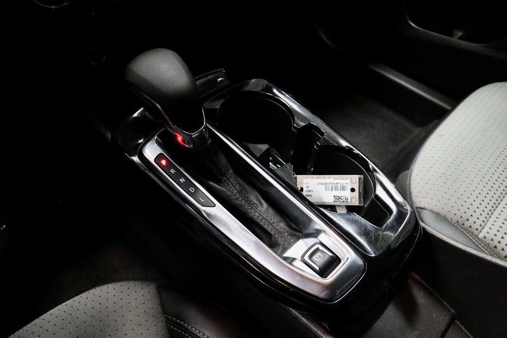 Used 2025 Chevrolet Trax LT w/ Driver Confidence Package image 34