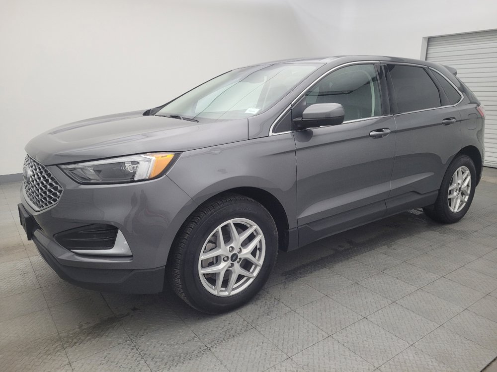 Used 2023 Ford Edge SEL image 2