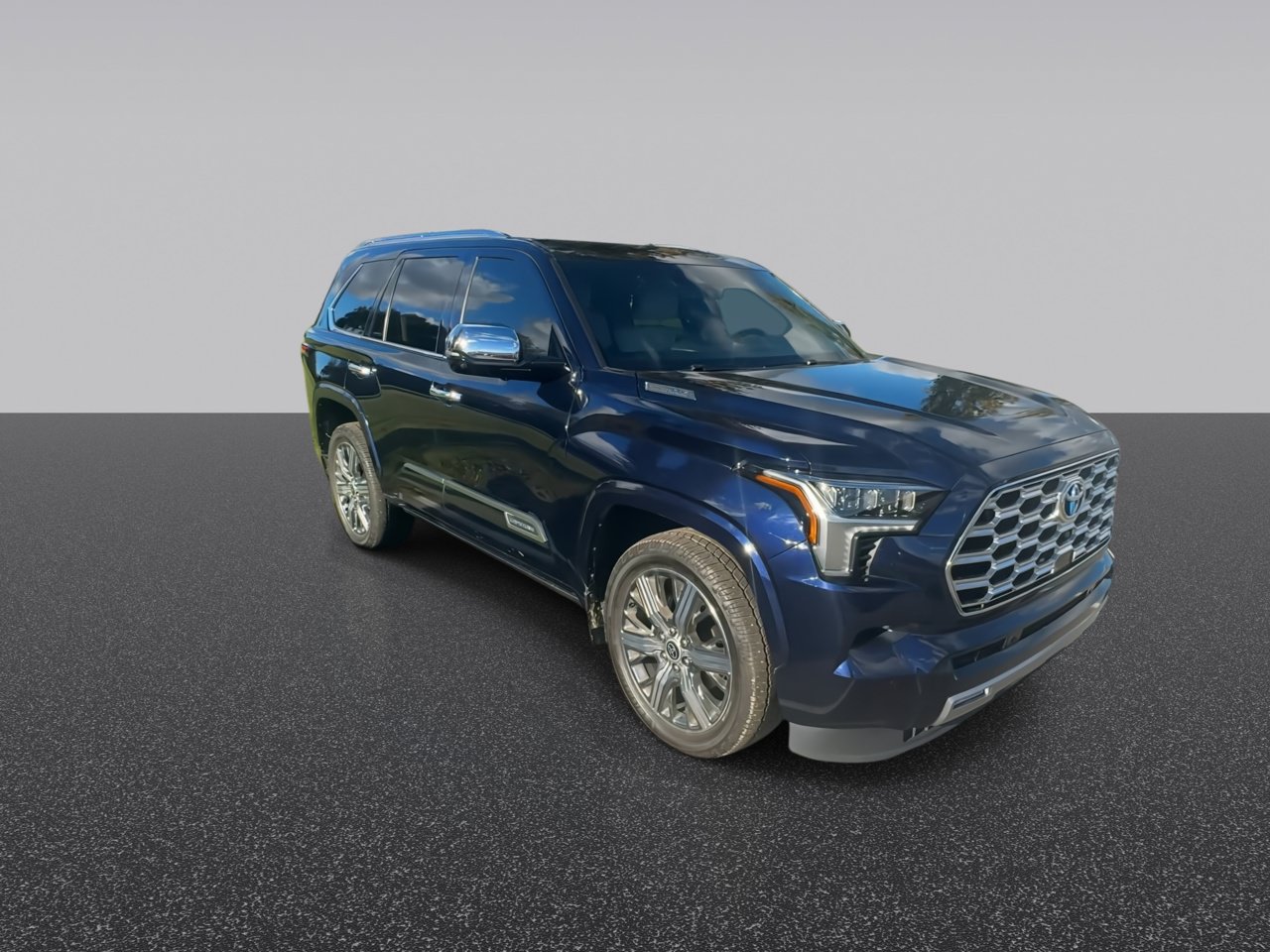 Used 2024 Toyota Sequoia Capstone AWD/4WD image 3