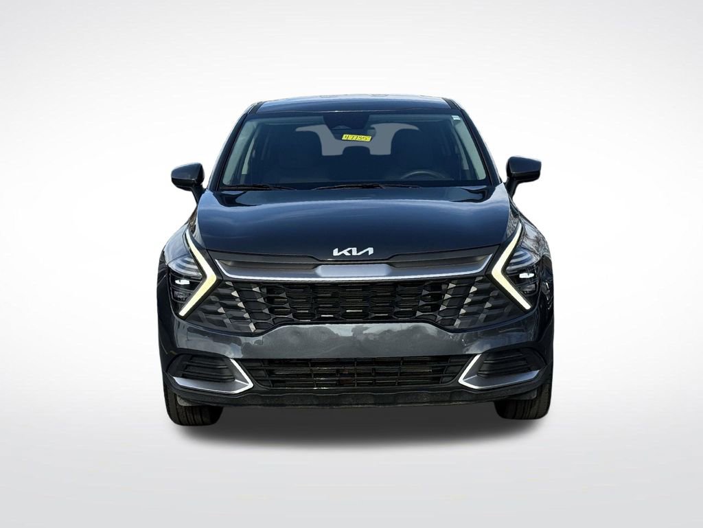 Used 2024 Kia Sportage LX image 3