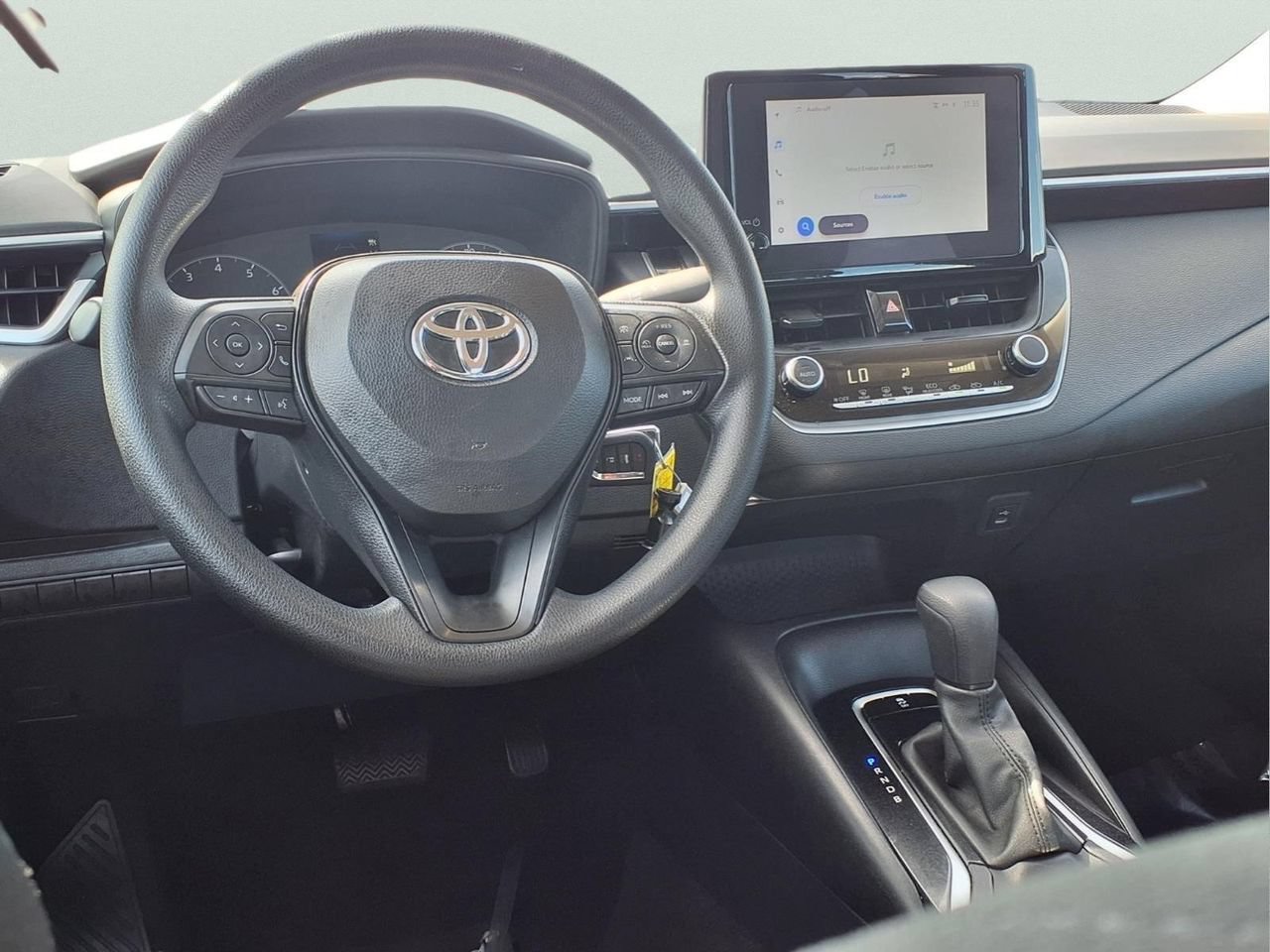 Used 2024 Toyota Corolla LE FWD image 11