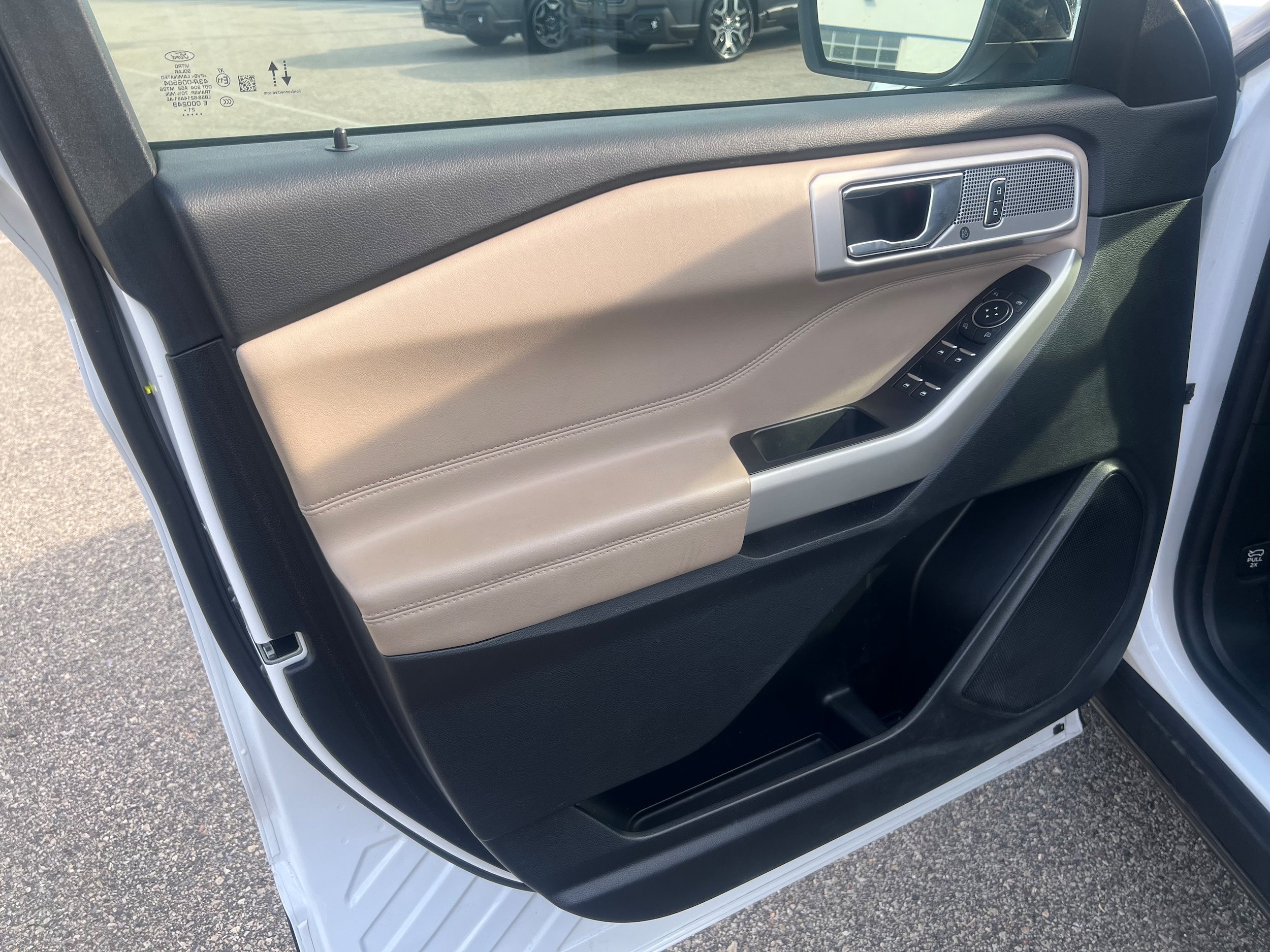 Used 2022 Ford Explorer Limited RWD image 17