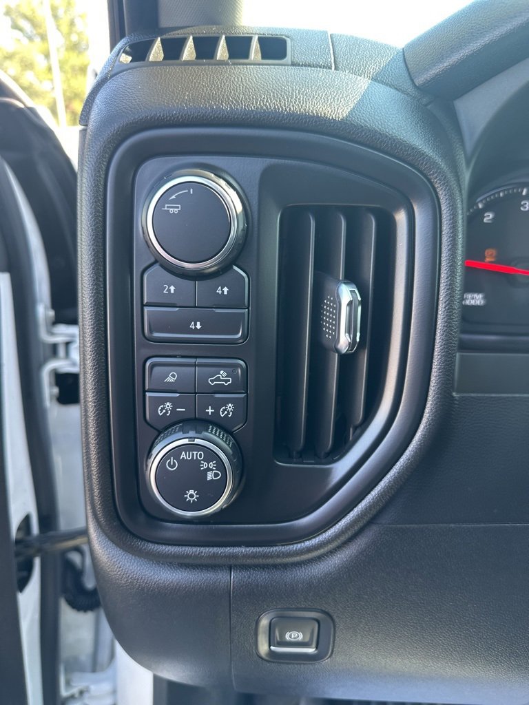 Used 2024 Chevrolet Silverado 3500 W/T image 38