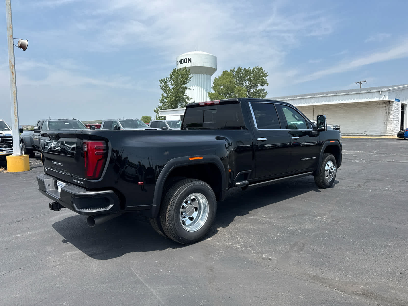 New 2026 GMC Sierra 3500 Denali Ultimate AWD/4WD image 5