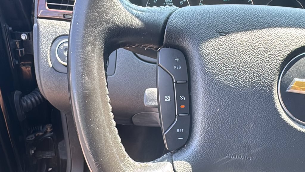 Used 2011 Chevrolet Impala LT w/ Luxury Edition Package FWD image 17