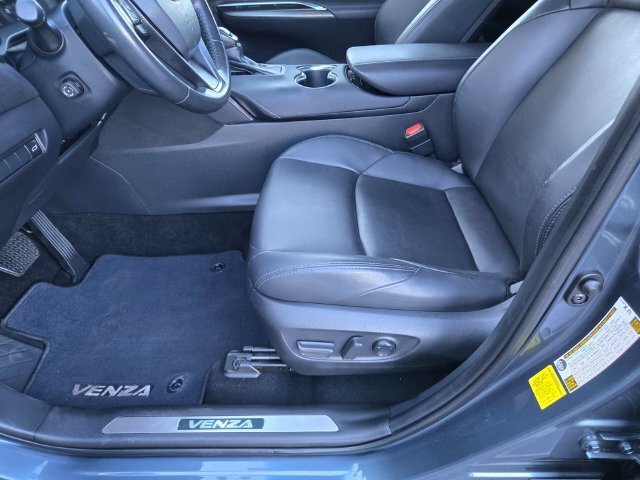 Certified 2023 Toyota Venza XLE AWD/4WD image 19