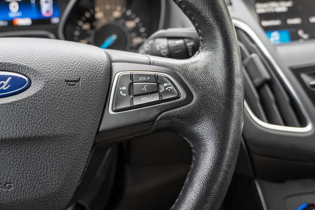 Used 2017 Ford Focus Titanium FWD image 20