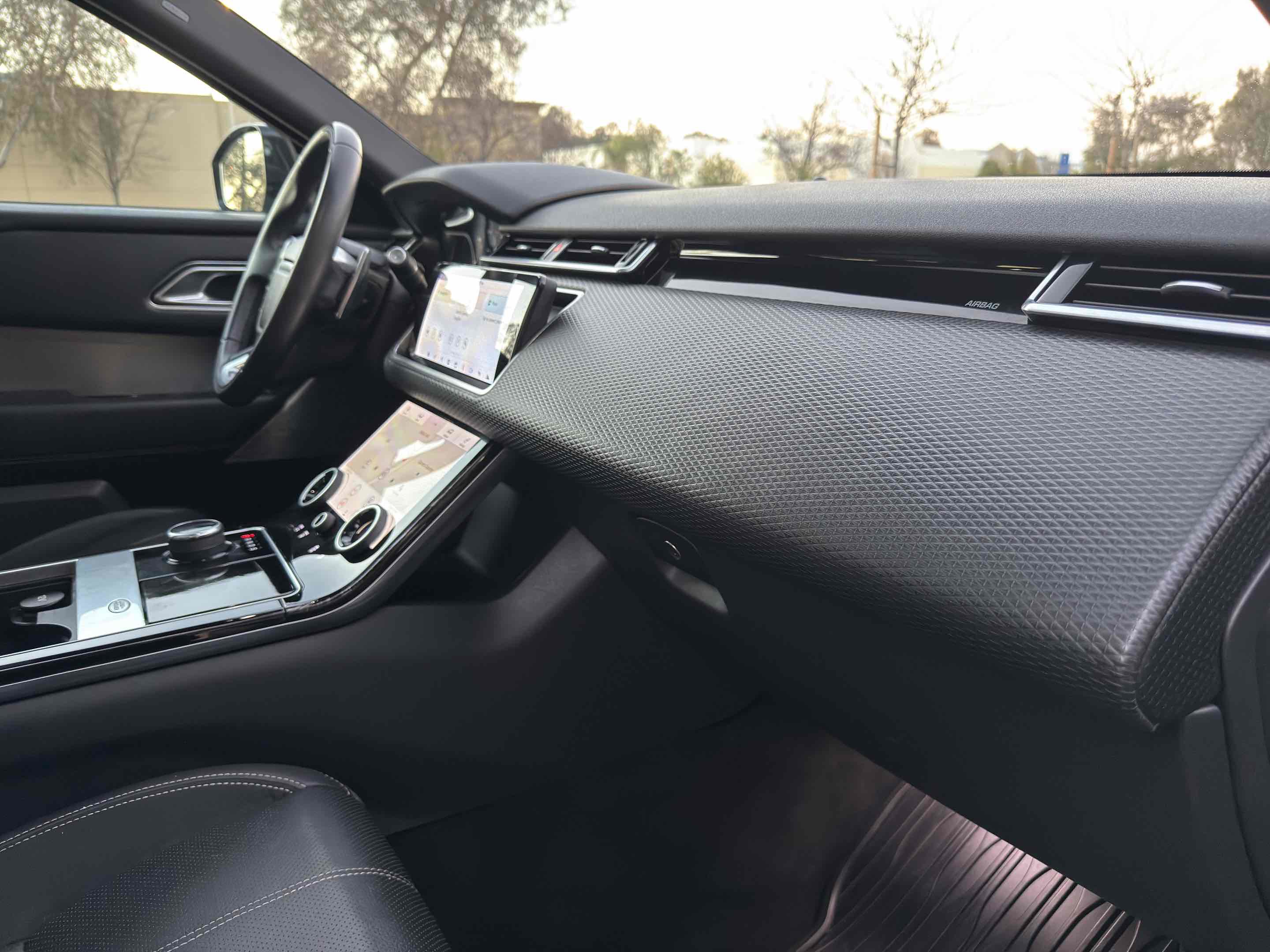 Used 2018 Land Rover Range Rover Velar R-Dynamic SE image 71