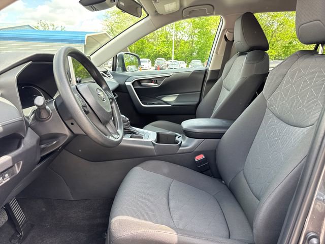 Used 2025 Toyota RAV4 XLE FWD image 13
