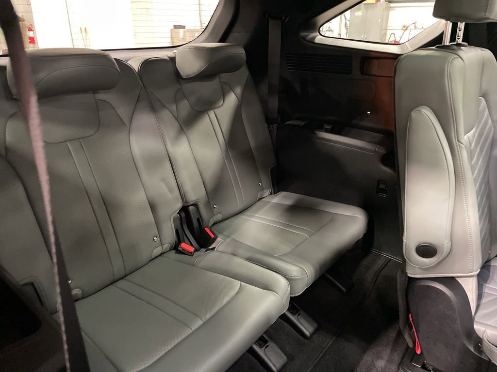Certified 2024 Kia Sorento SX Prestige w/ Sage Leather Package image 29