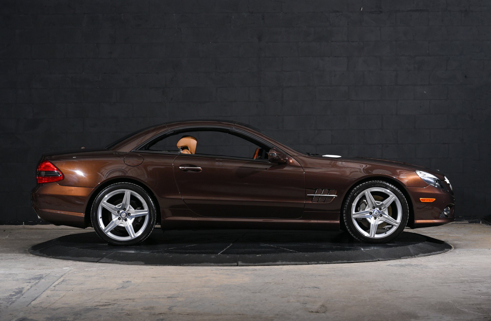 Used 2012 Mercedes-Benz SL 550 image 23