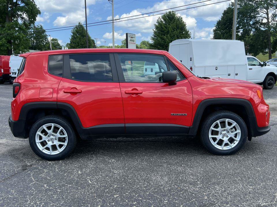 Used 2023 Jeep Renegade Latitude AWD/4WD image 37