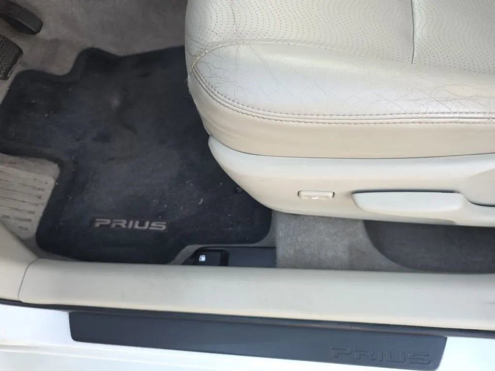 Used 2010 Toyota Prius One FWD image 36