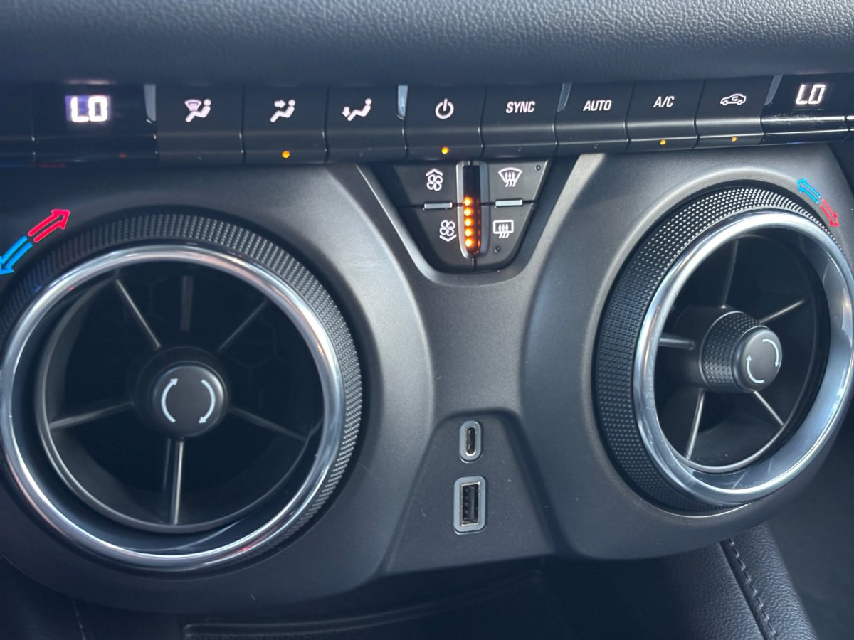 Used 2022 Chevrolet Blazer LT FWD image 4