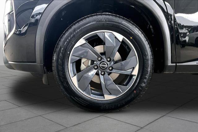 Certified 2024 Nissan Rogue SV FWD image 11