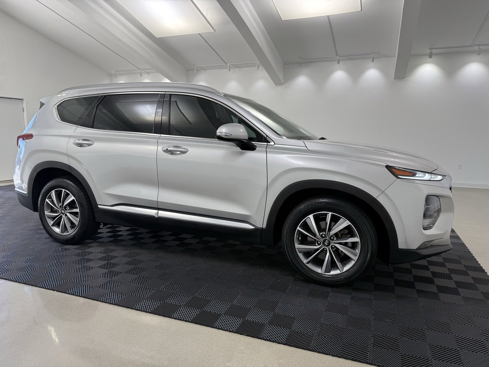 Used 2019 Hyundai Santa Fe Limited image 1