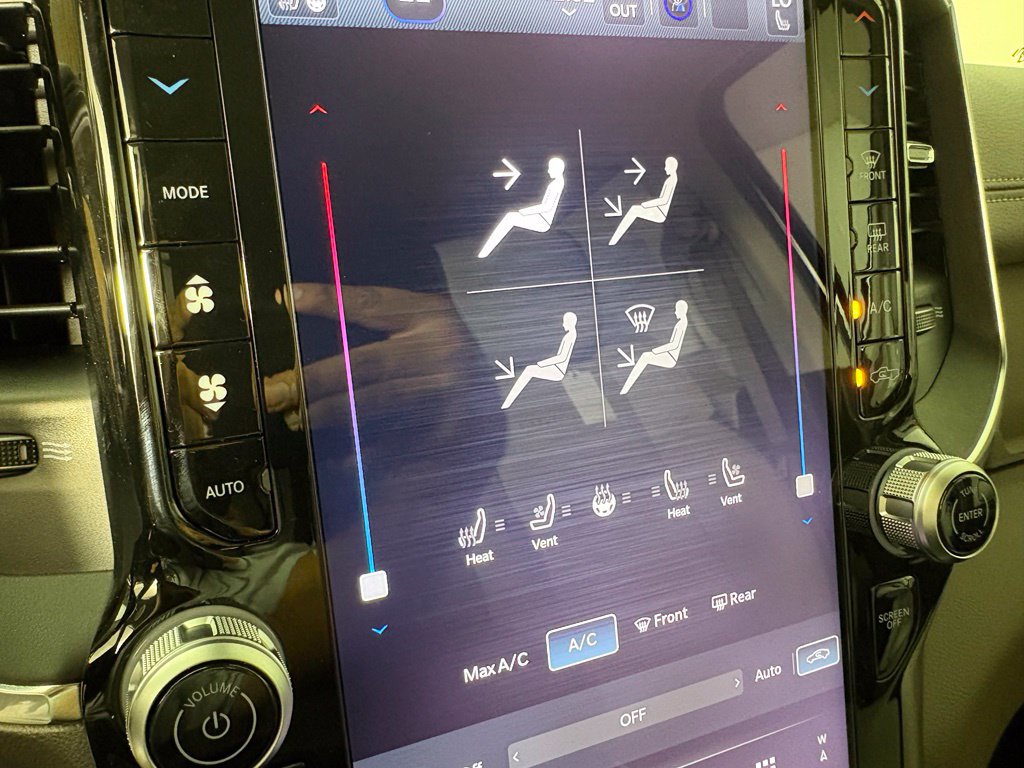 New 2027 RAM 3500 Laramie AWD/4WD image 34