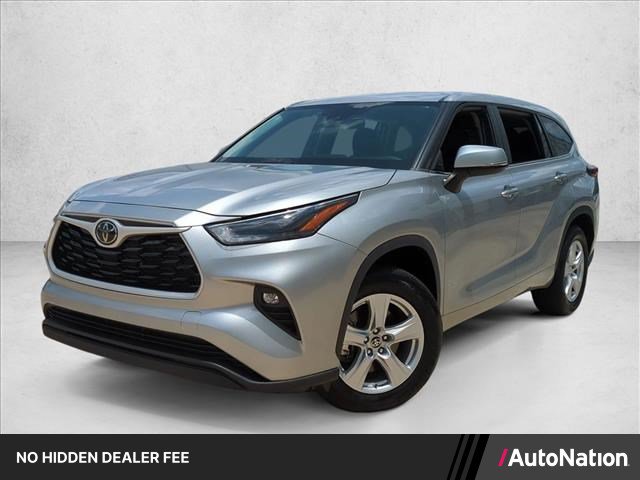 Used 2024 Toyota Highlander LE FWD video 1
