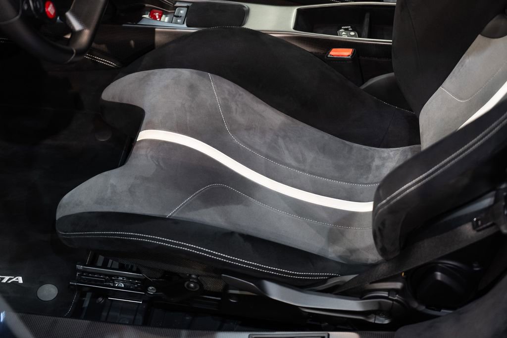 Certified 2020 Ferrari 488 Pista Coupe RWD image 29