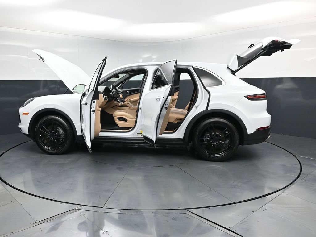 Certified 2023 Porsche Cayenne AWD/4WD image 33